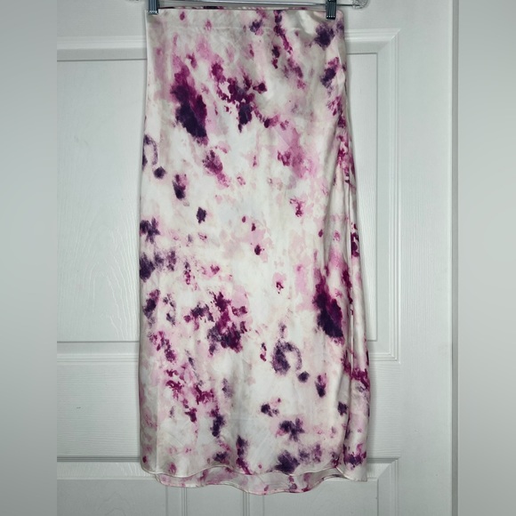 Bardot Dresses & Skirts - Bardot Water Color Knee Length Satin Skirt Sz S